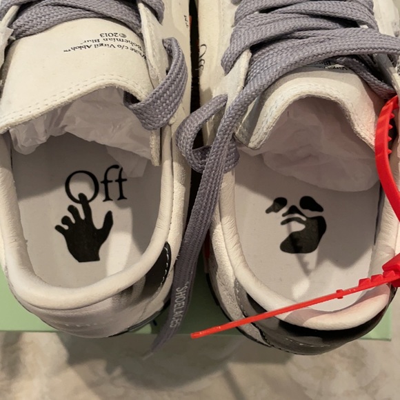 Authentic Off-white sneakers - Picture 5 of 8